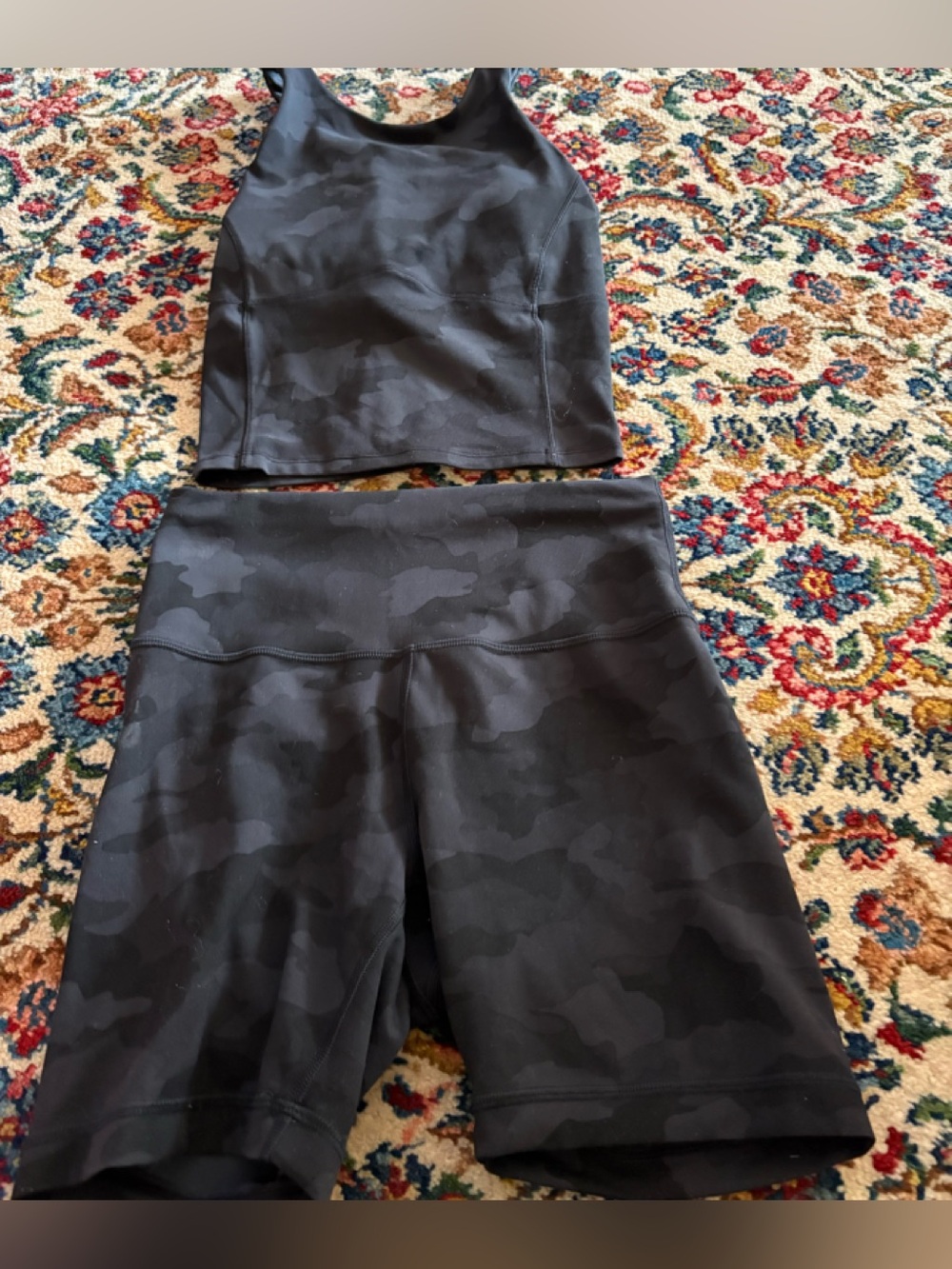 Black Camo Athletic Crop Top (Sz 4) & High-Waist Biker Shorts (Sz6) Set